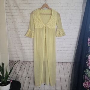 Vtg 60s Union Babydoll  Peignoir Robe Sz M Butter Yellow Nylon Bell Sleeve Sheer